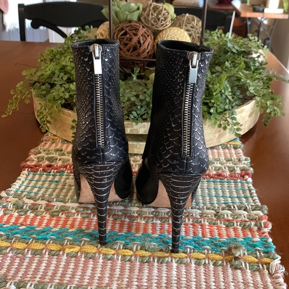 Charles David Heels 7.5 - Picture 3 of 6